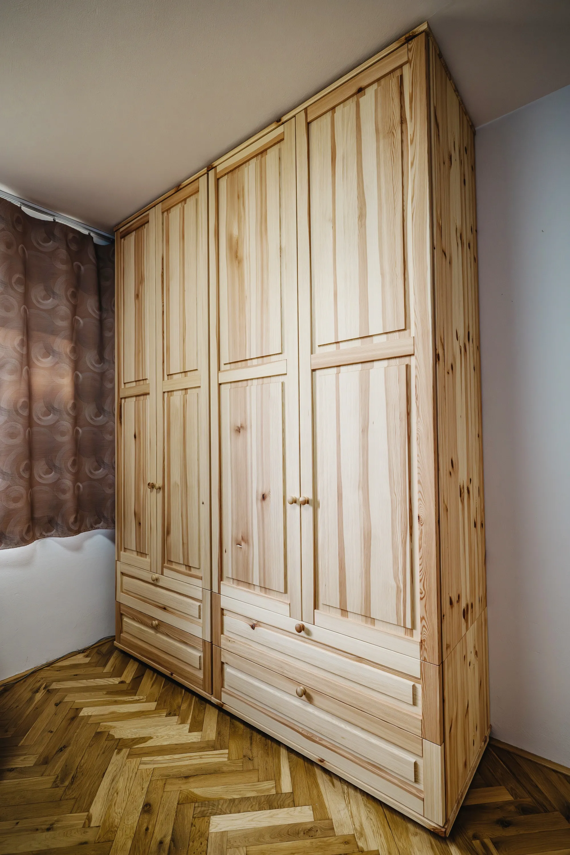 Šatní skříň – foto 2